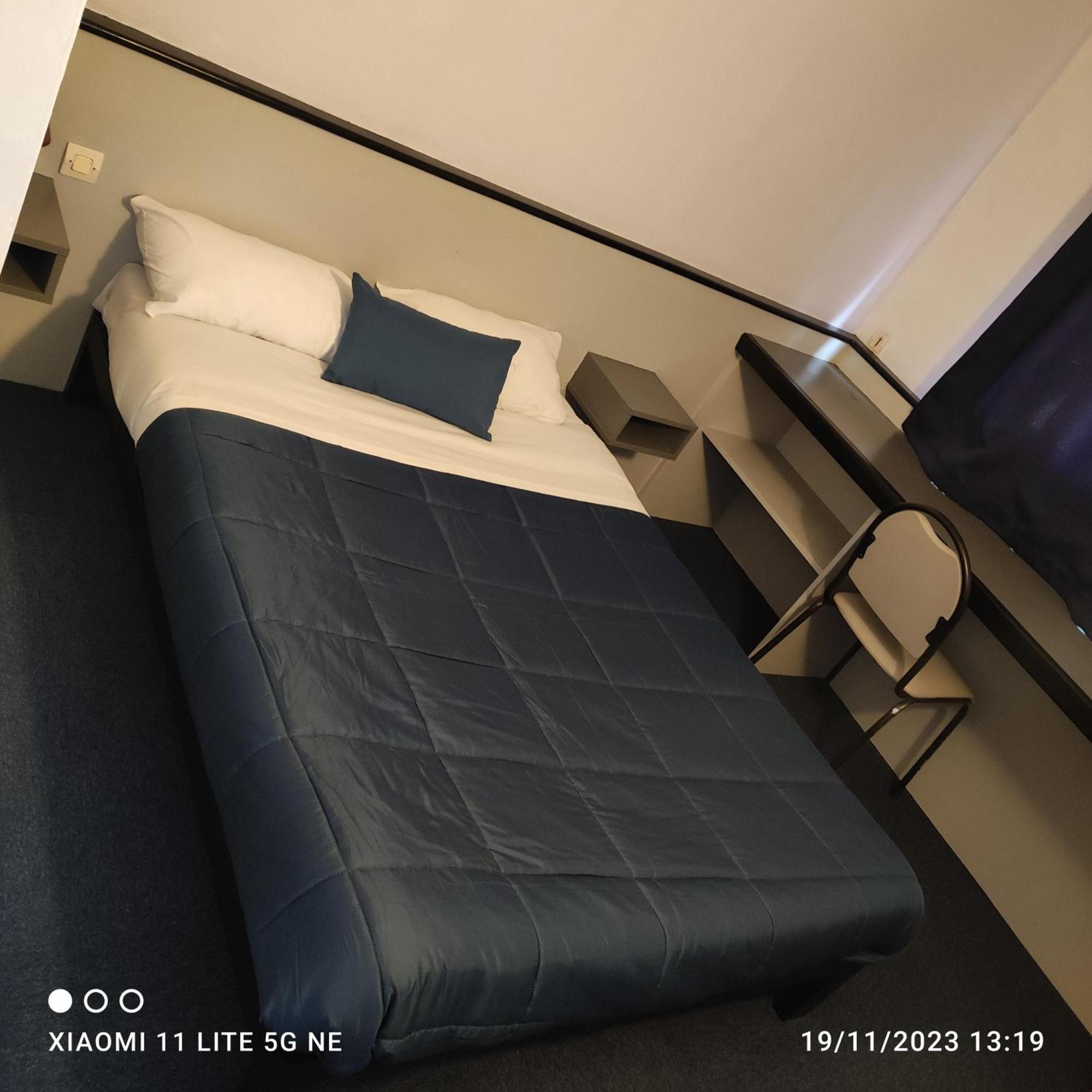 Enor Hotel - Guingamp Saint-Agathon Quarto foto